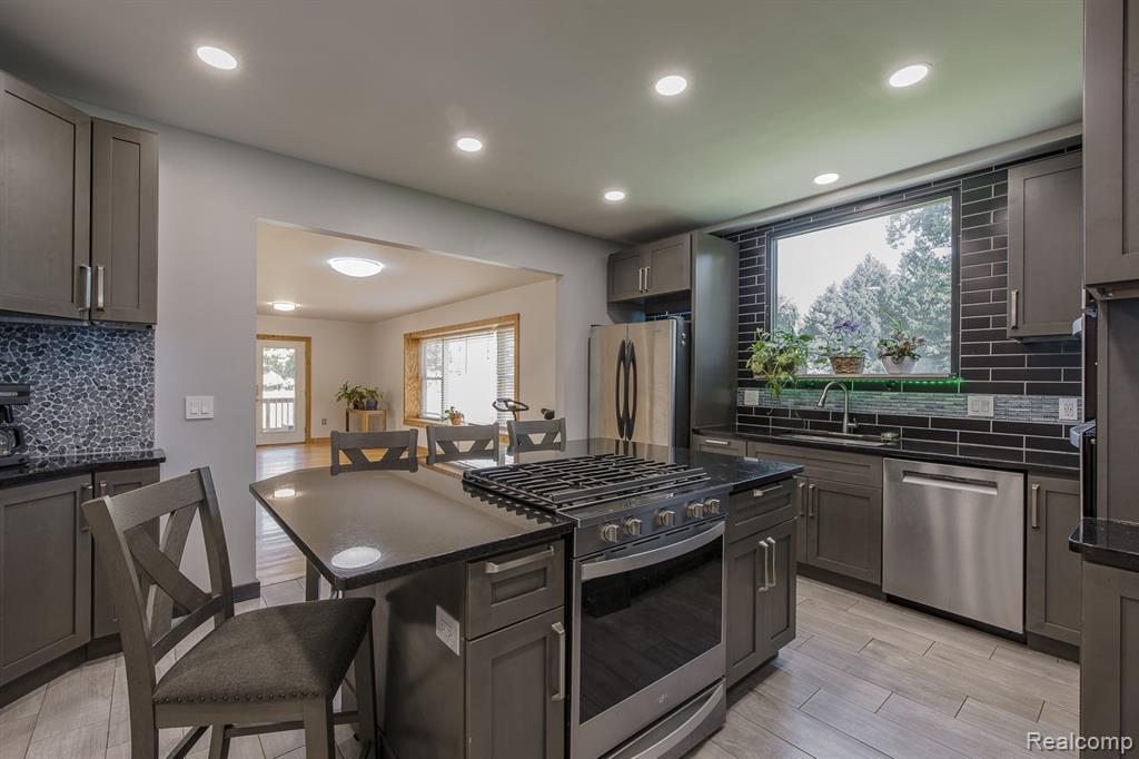 1621 Ray Road Property Photo 4