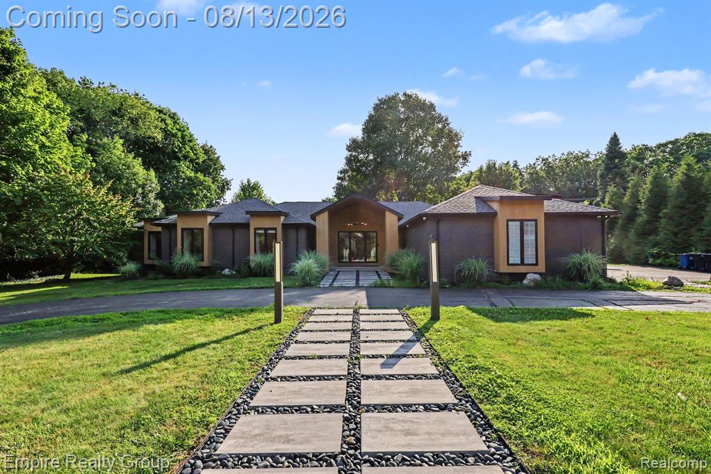 4340 Queens Way Property Photo 3