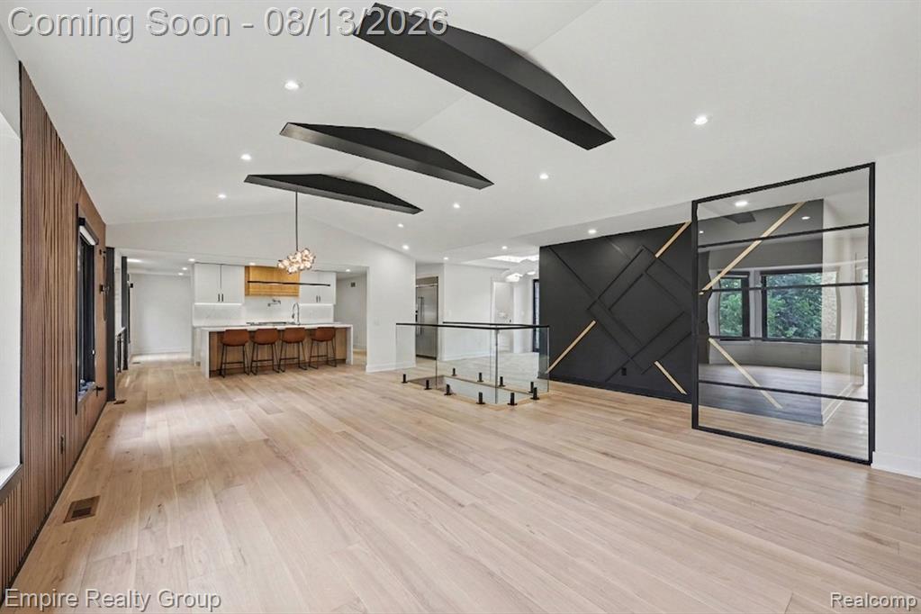 4340 Queens Way Property Photo 7