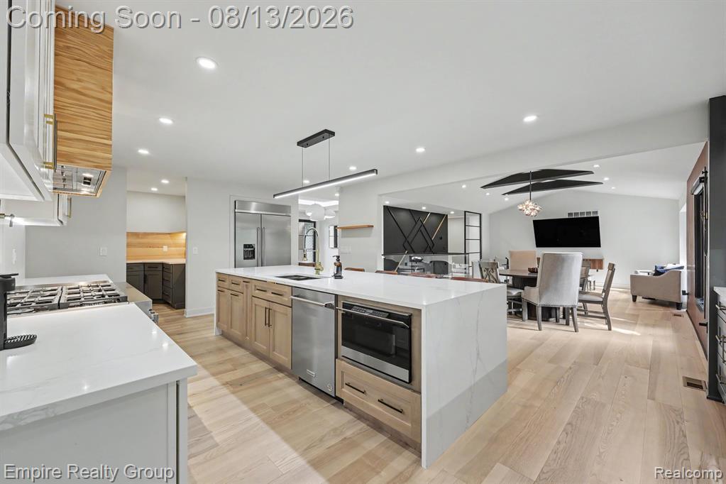 4340 Queens Way Property Photo 14