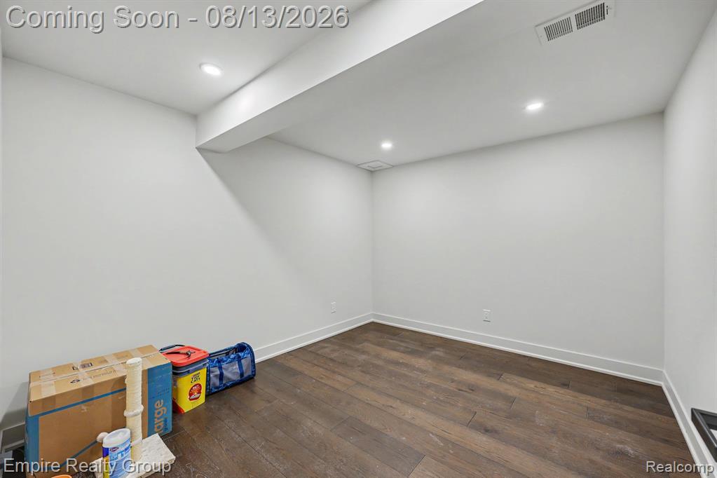 4340 Queens Way Property Photo 33