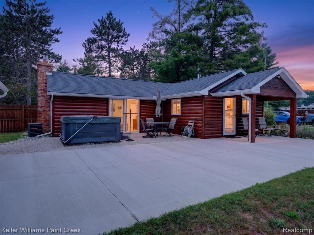 9912 Avondale Court Property Photo 1