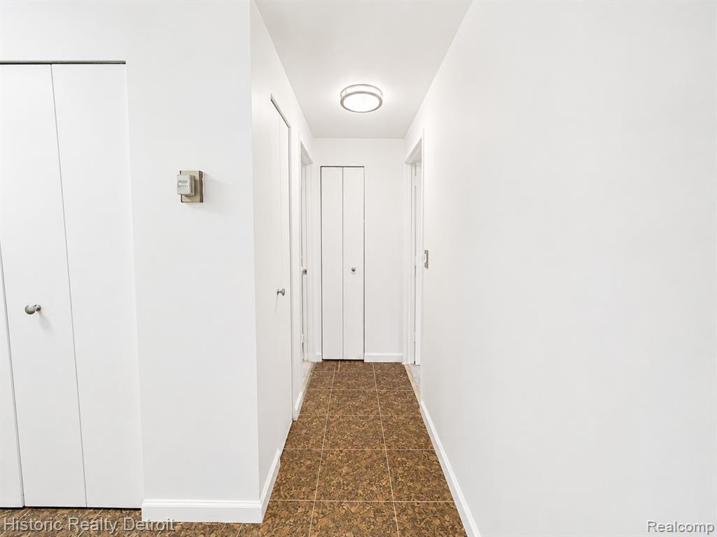 1300 E Lafayette Property Photo 6