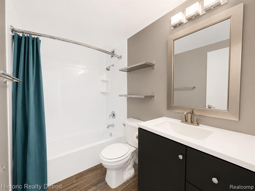 1300 E Lafayette Property Photo 8