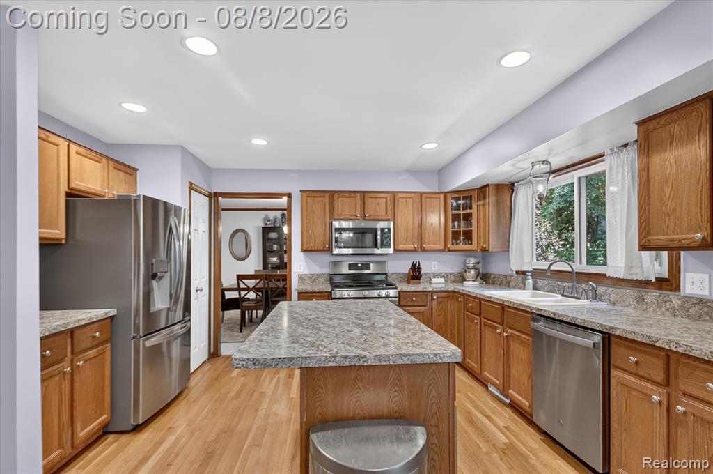 42151 Woodcreek Lane Property Photo 8