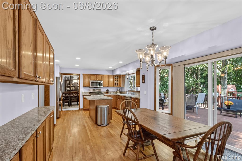 42151 Woodcreek Lane Property Photo 12