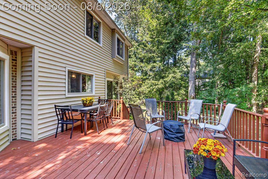 42151 Woodcreek Lane Property Photo 32