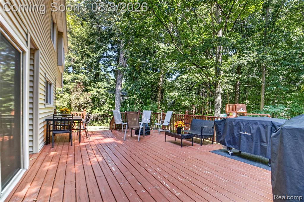 42151 Woodcreek Lane Property Photo 33
