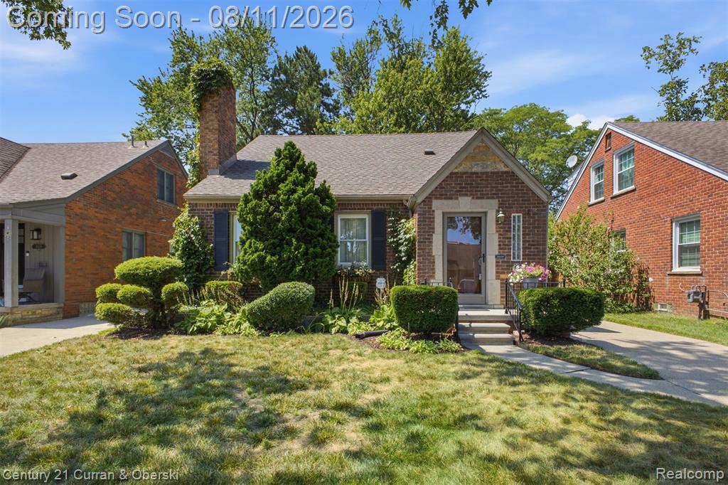1037 N York Street Property Photo 1