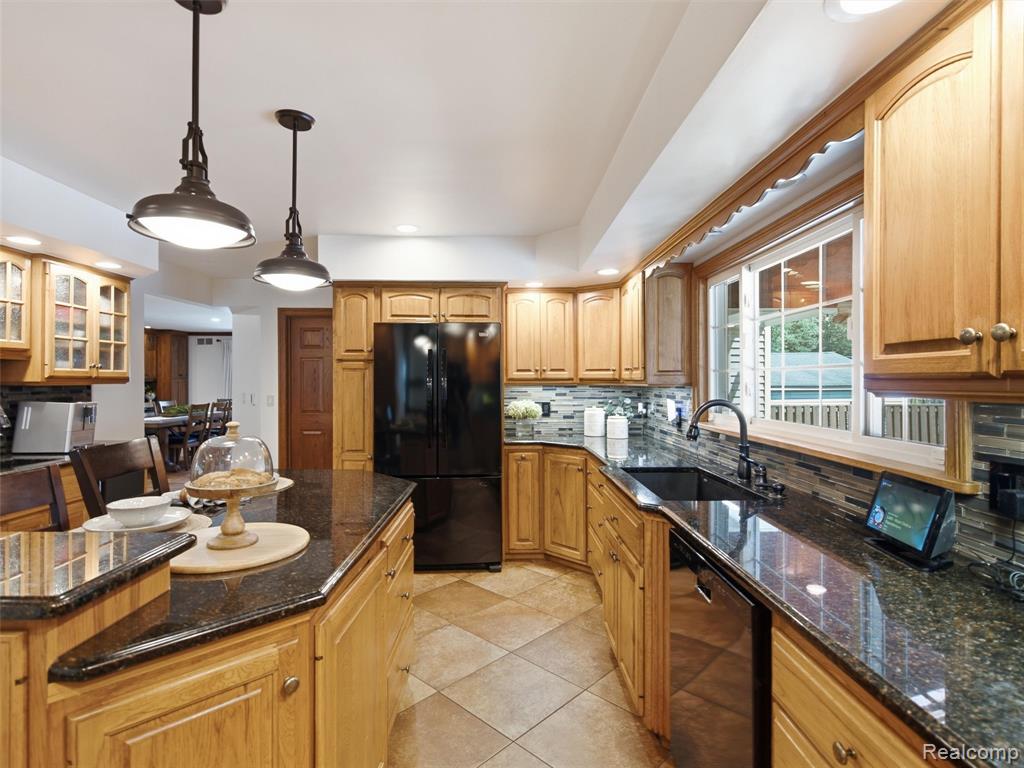 1010 Genesee Drive Property Photo 10