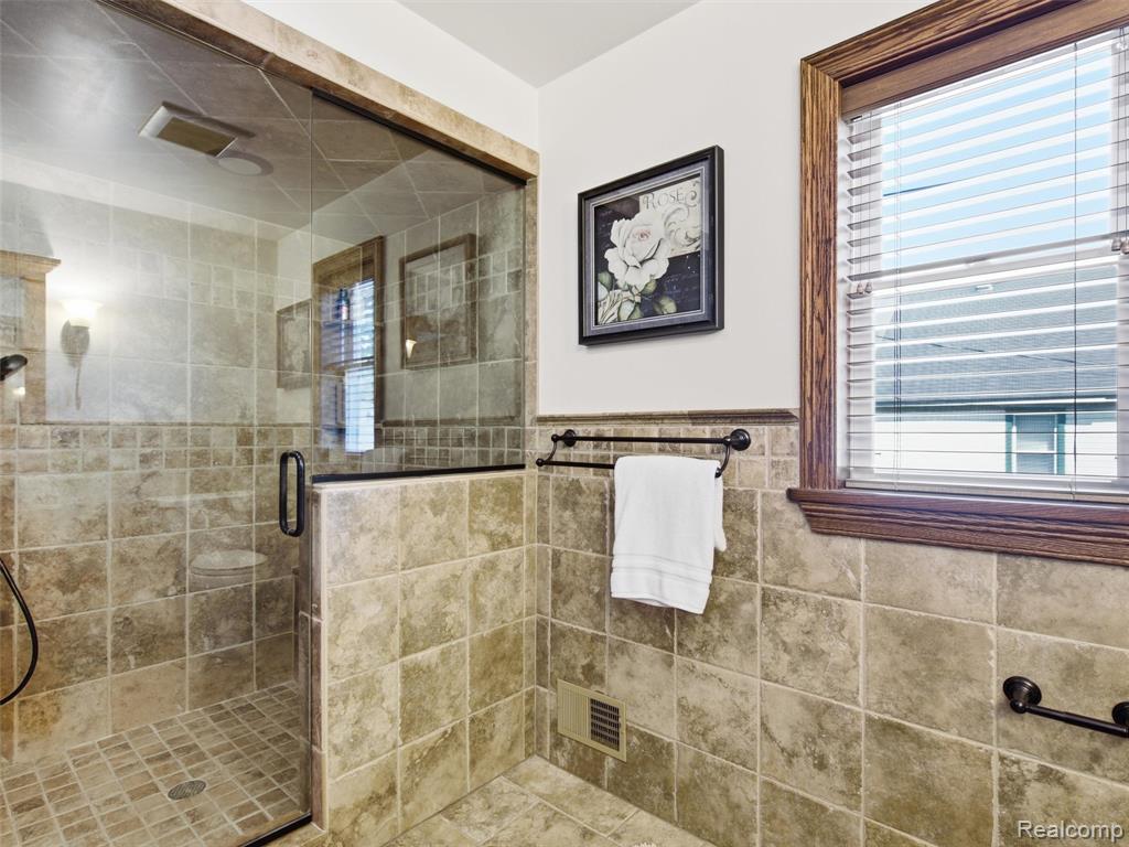 1010 Genesee Drive Property Photo 27