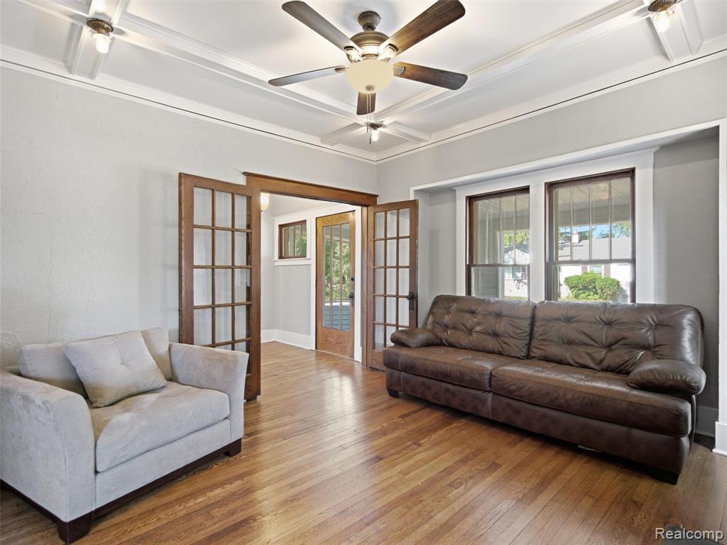 91 Oneida Street Property Photo 3