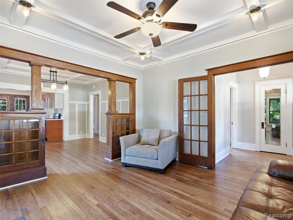91 Oneida Street Property Photo 4