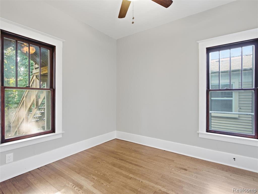 91 Oneida Street Property Photo 12