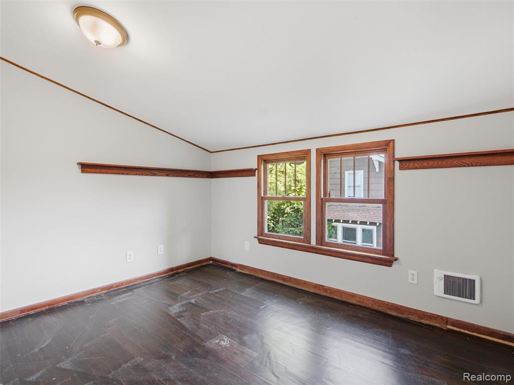 91 Oneida Street Property Photo 22