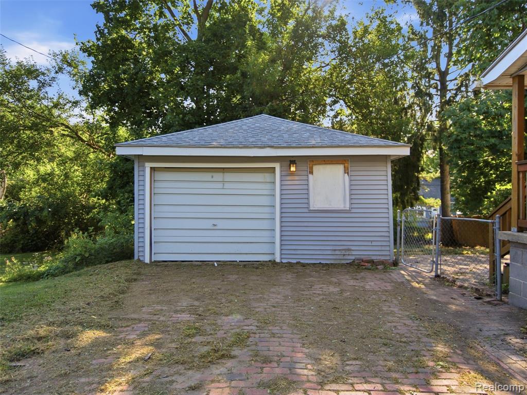 91 Oneida Street Property Photo 25