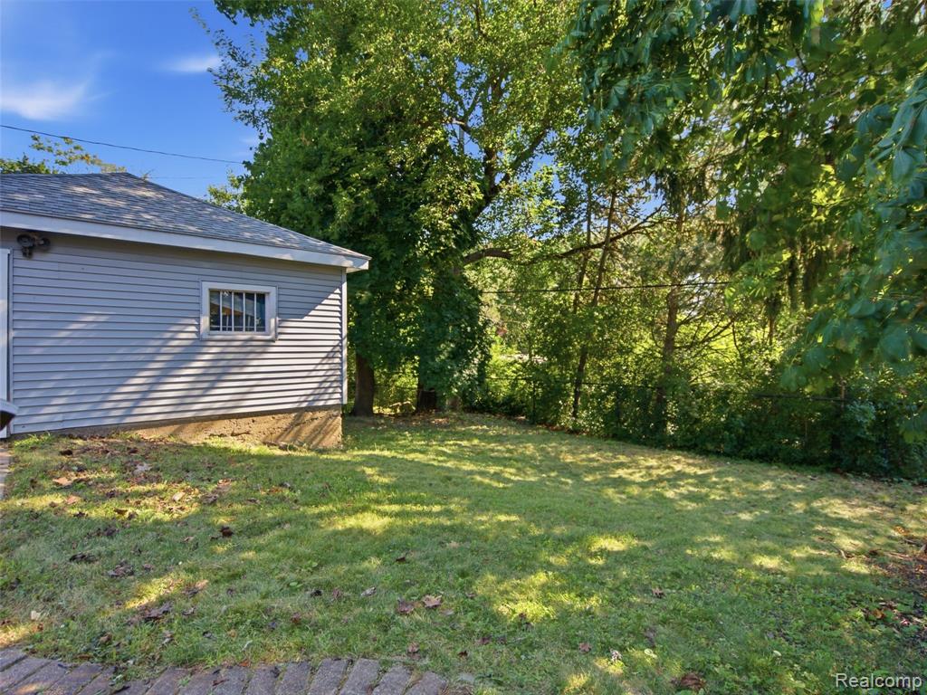 91 Oneida Street Property Photo 28