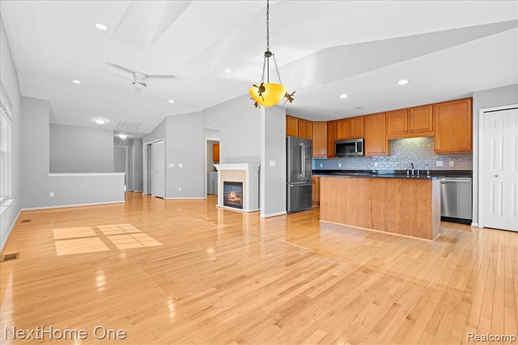 10083 Ridge Run Street Property Photo 8