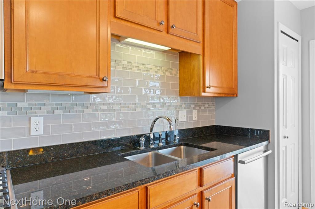 10083 Ridge Run Street Property Photo 11