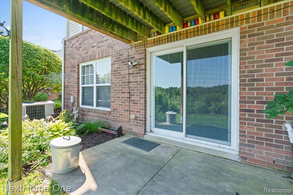 10083 Ridge Run Street Property Photo 24