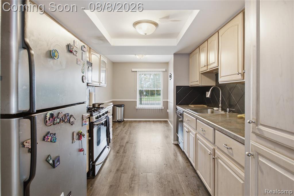20350 Weybridge Street Property Photo 6
