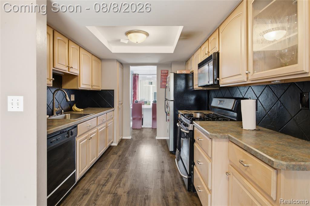 20350 Weybridge Street Property Photo 9