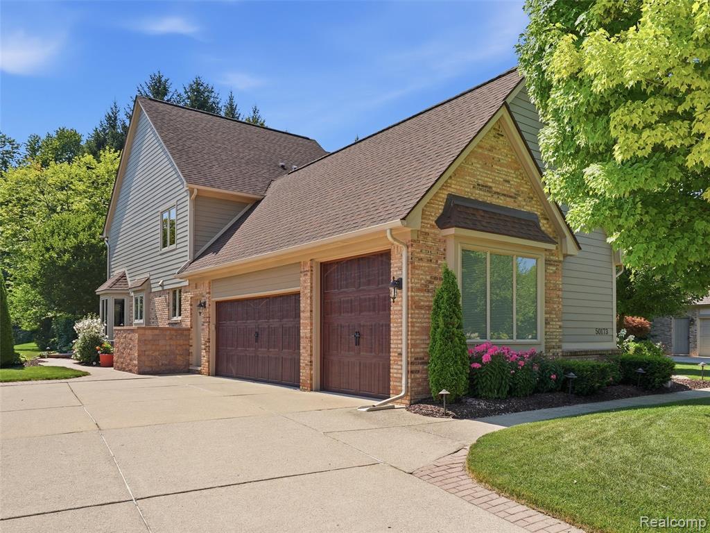 50173 Hedgeway Drive Property Photo 1
