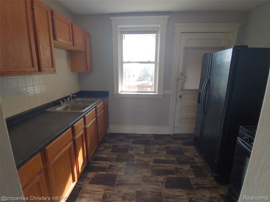 1535 W Canfield Street Property Photo 3