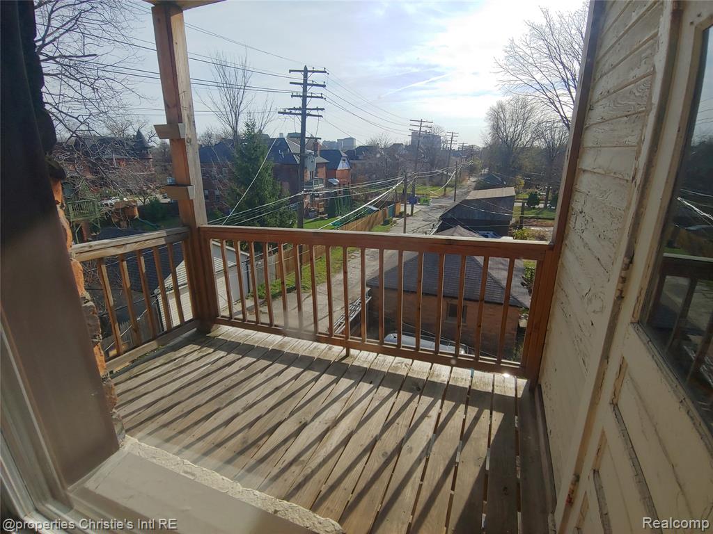 1535 W Canfield Street Property Photo 7