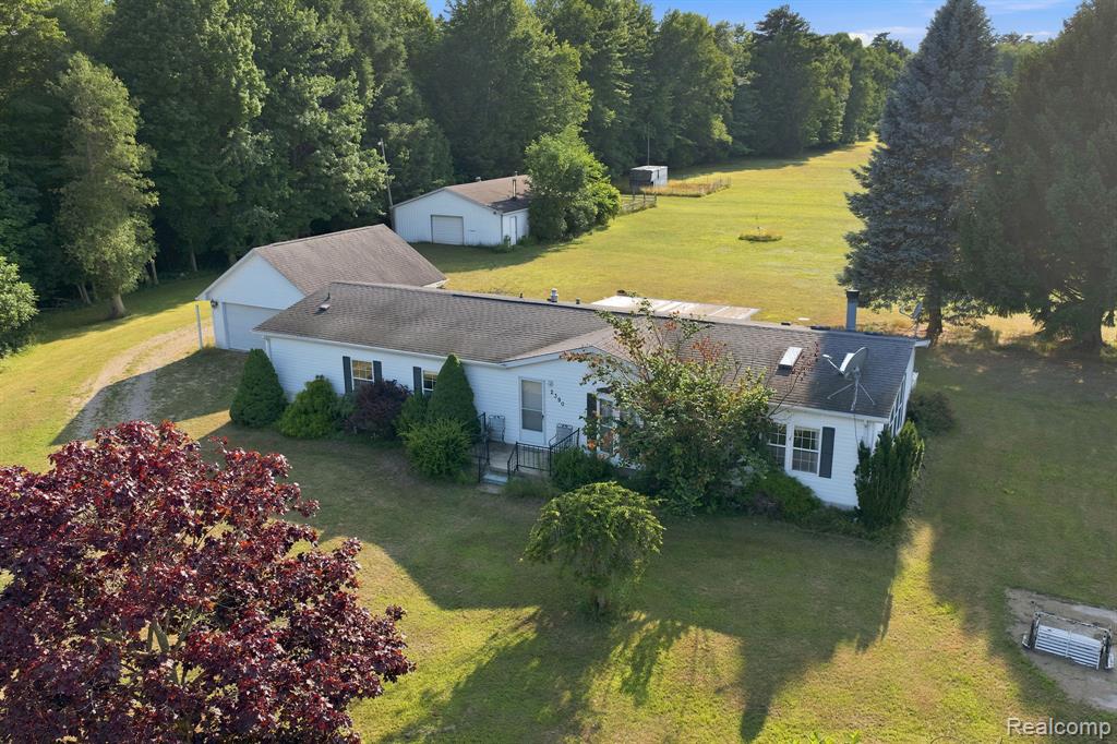 2390 Lakeshore Road Property Photo 1