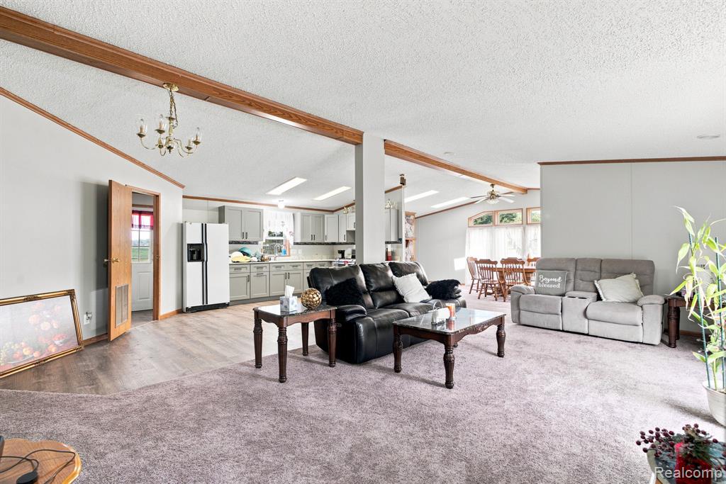 2390 Lakeshore Road Property Photo 5