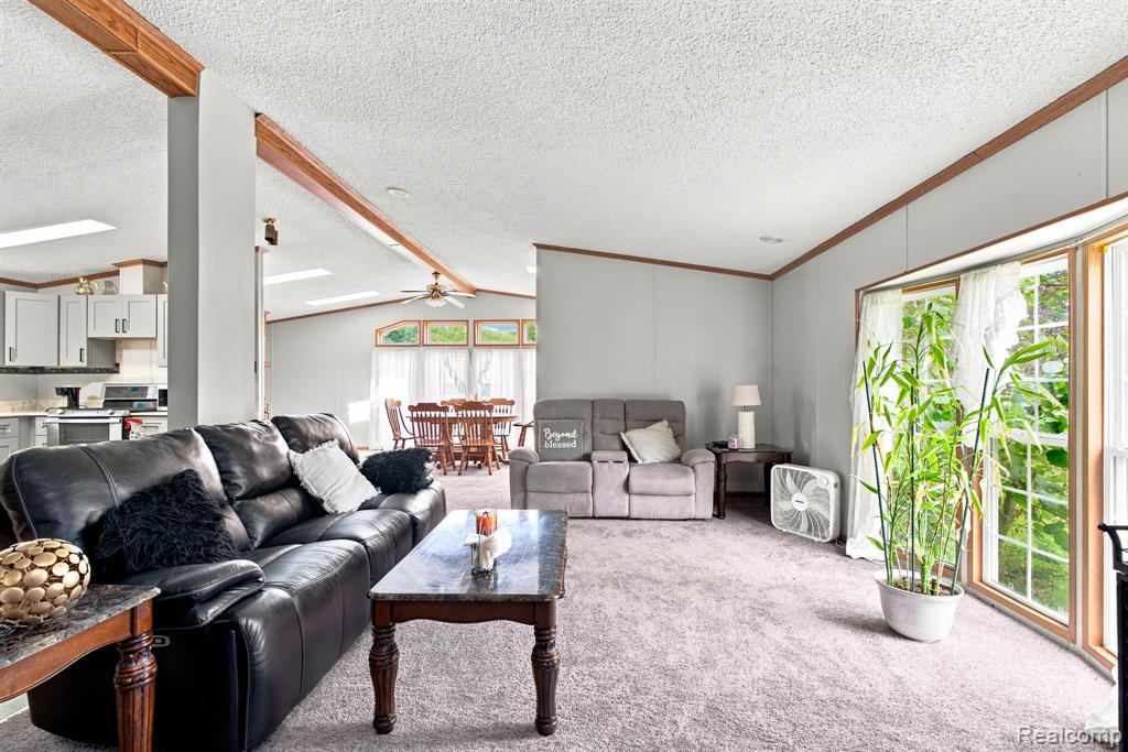 2390 Lakeshore Road Property Photo 6