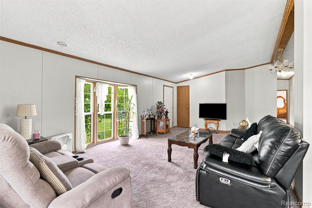 2390 Lakeshore Road Property Photo 7