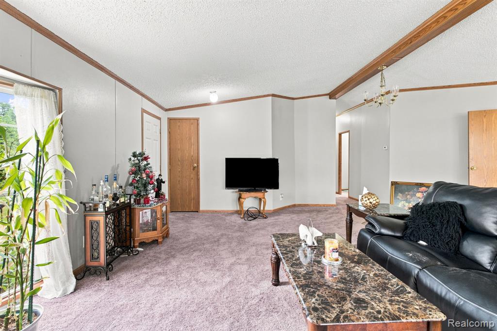 2390 Lakeshore Road Property Photo 8