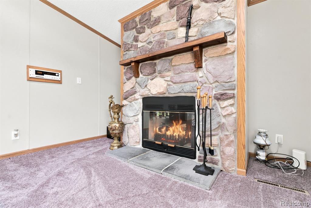 2390 Lakeshore Road Property Photo 12