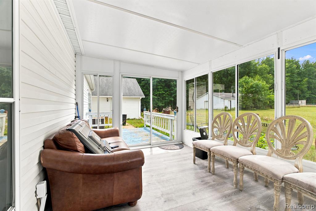 2390 Lakeshore Road Property Photo 19