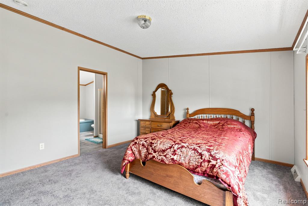 2390 Lakeshore Road Property Photo 23