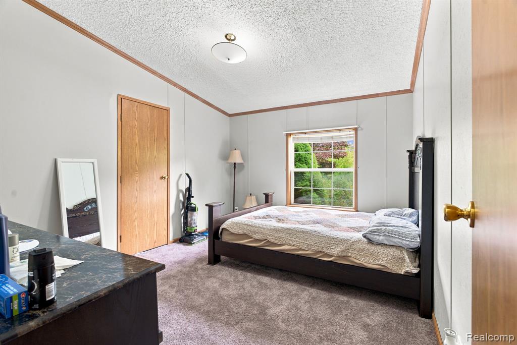 2390 Lakeshore Road Property Photo 25