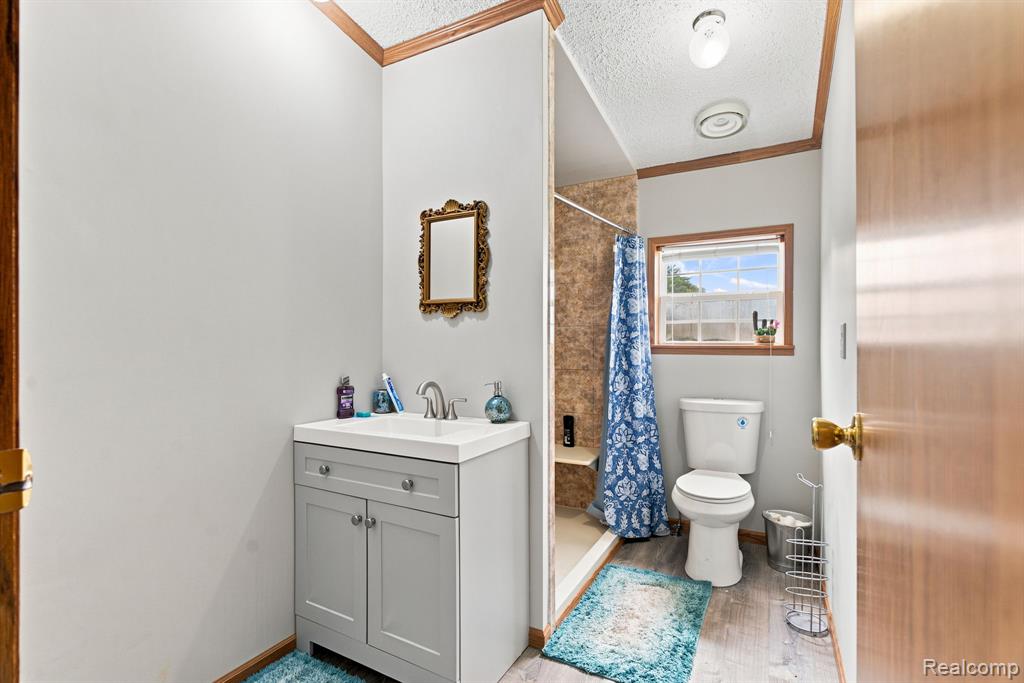 2390 Lakeshore Road Property Photo 29