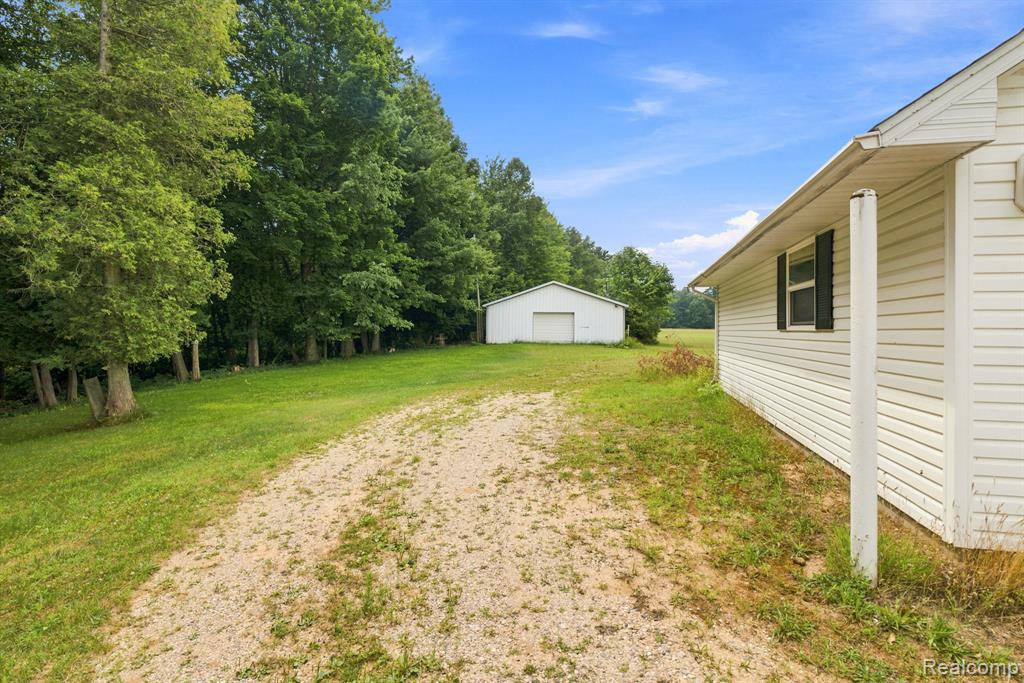 2390 Lakeshore Road Property Photo 31