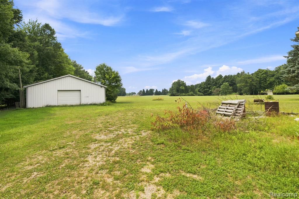 2390 Lakeshore Road Property Photo 32