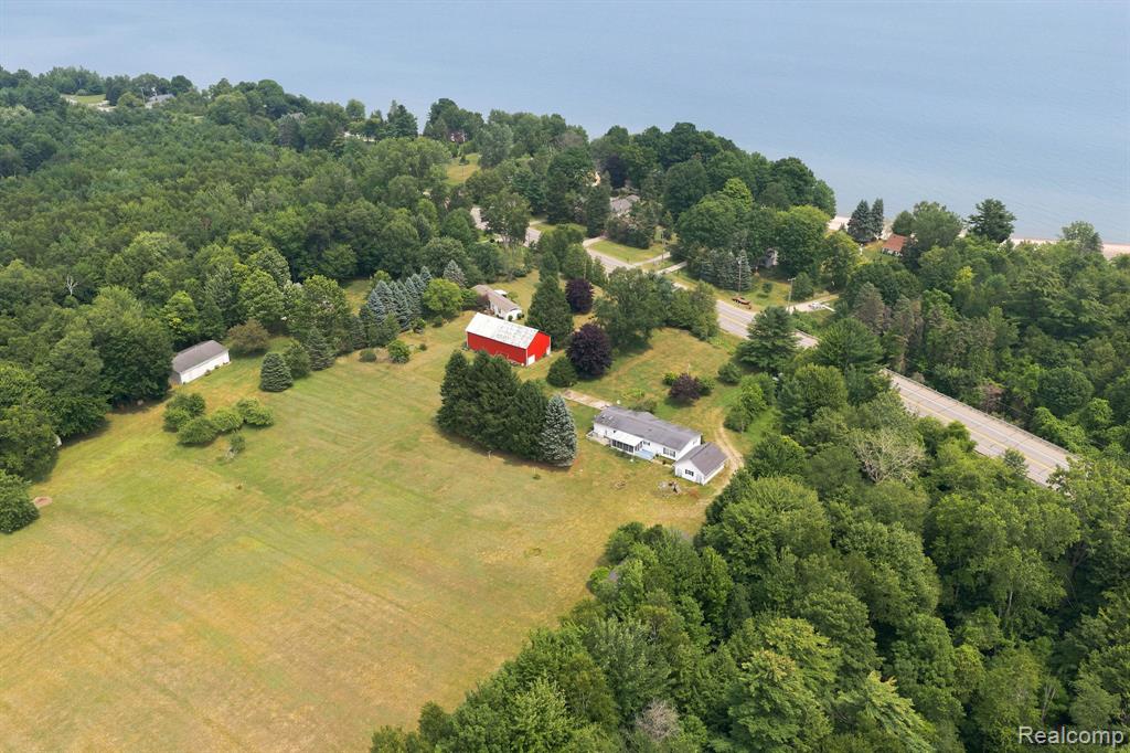 2390 Lakeshore Road Property Photo 40