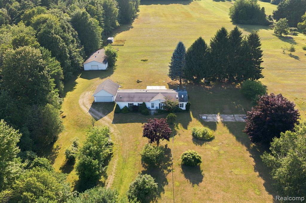 2390 Lakeshore Road Property Photo 43