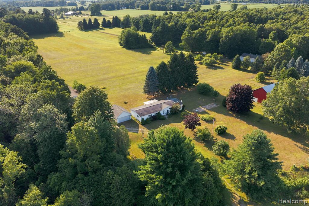 2390 Lakeshore Road Property Photo 45