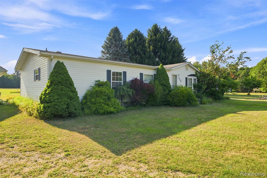 2390 Lakeshore Road Property Photo 47