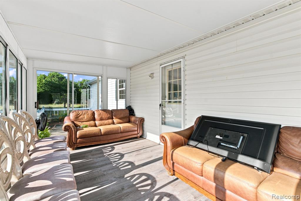 2390 Lakeshore Road Property Photo 75