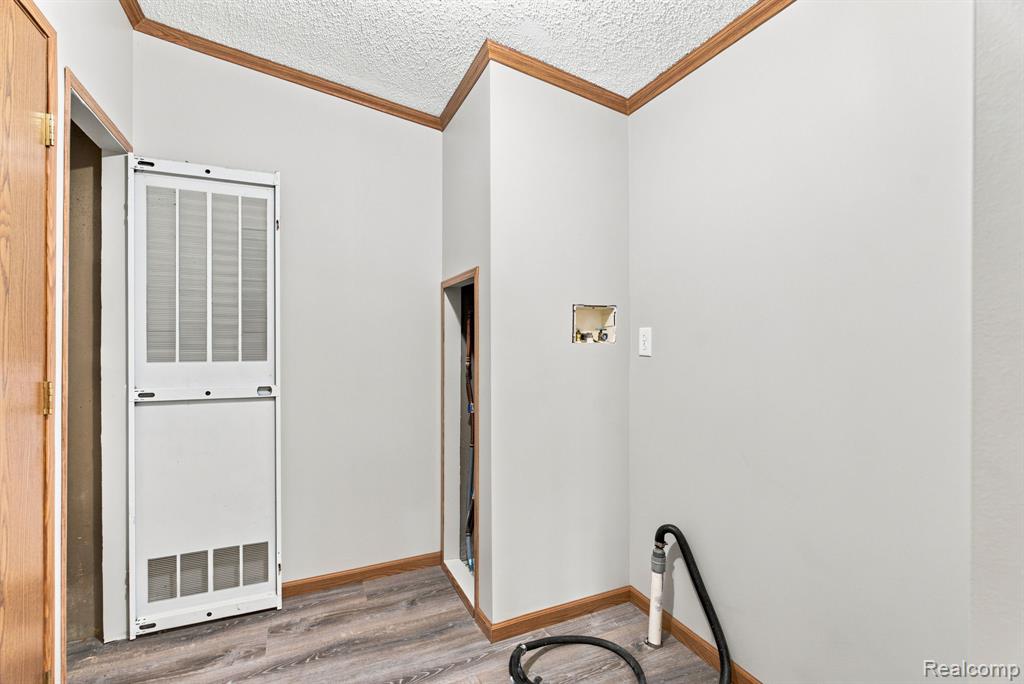 2390 Lakeshore Road Property Photo 77