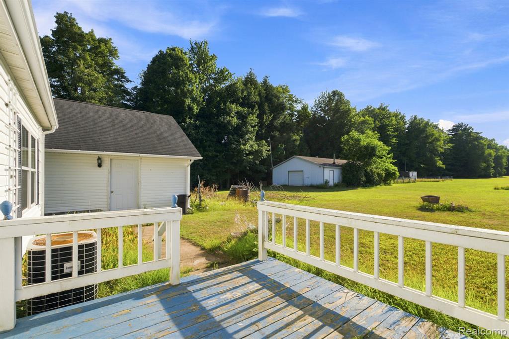 2390 Lakeshore Road Property Photo 84