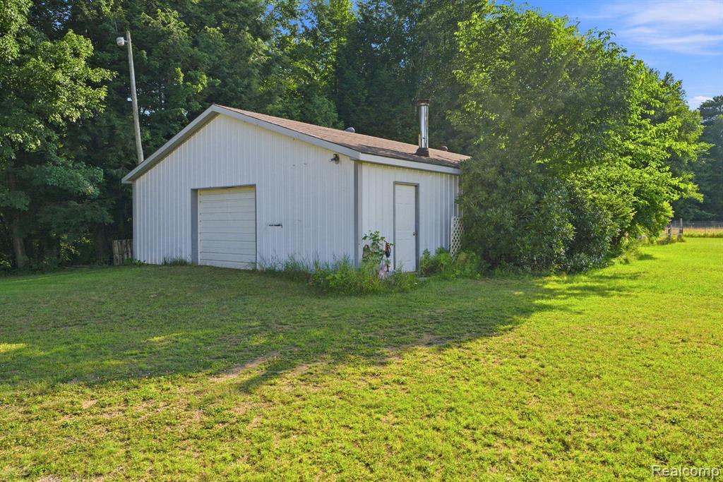 2390 Lakeshore Road Property Photo 85