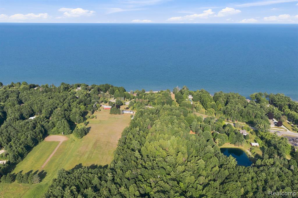 2390 Lakeshore Road Property Photo 88